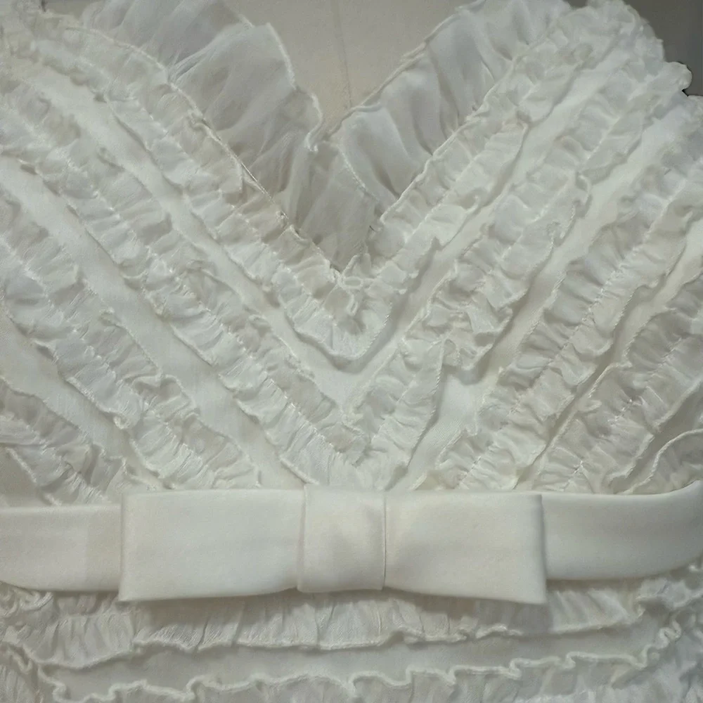 Elegant White Wedding Dress by San Patrick - Picture 2 of 11